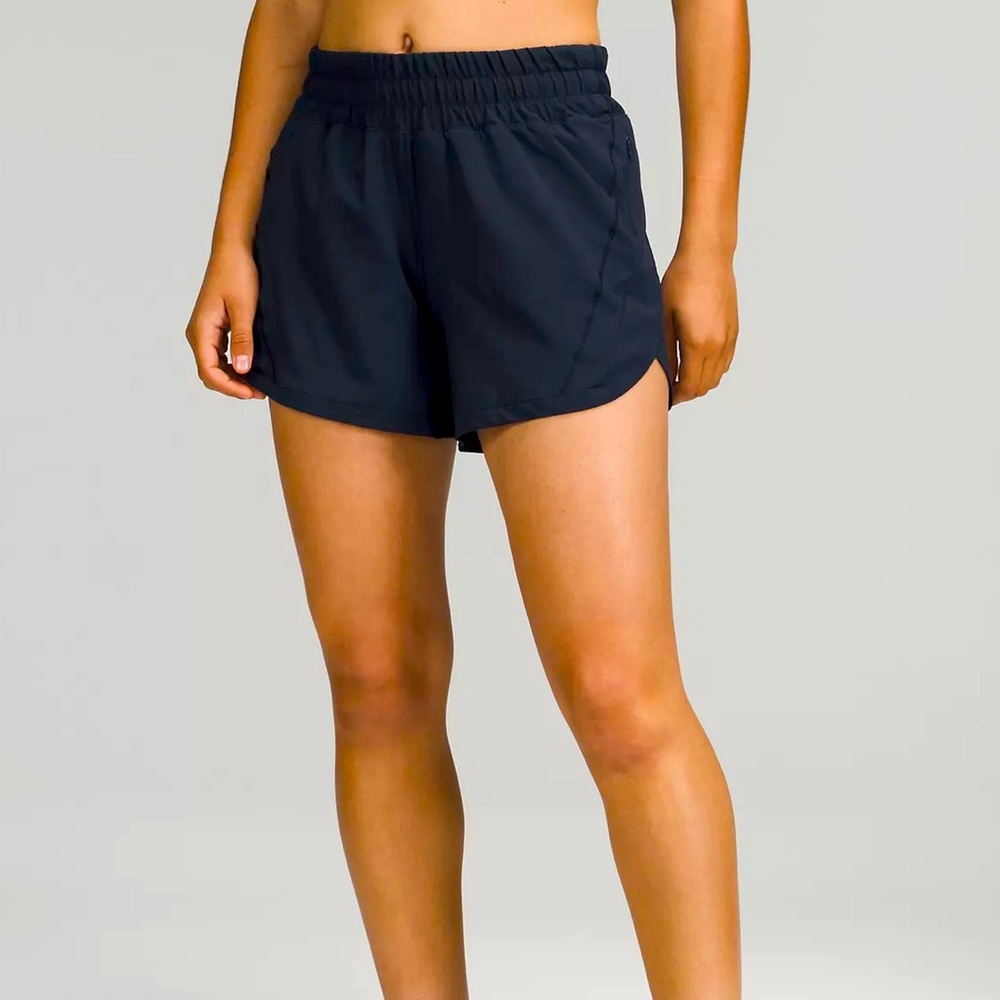Lululemon Track That Mid-Rise Lined Short 5" - Navy, Size 8